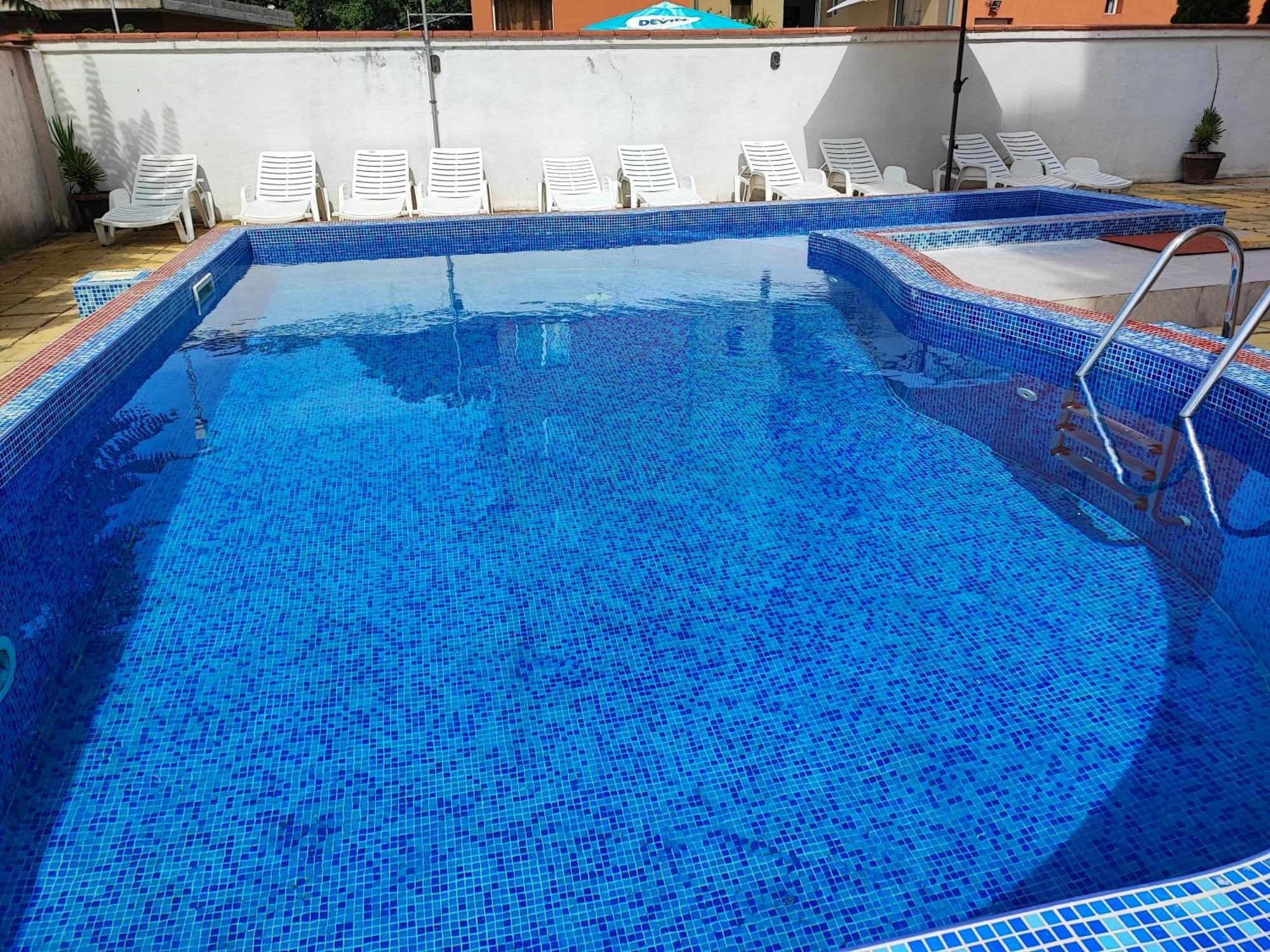 Fa Mol Apartment Pantai Sunny Bagian luar foto